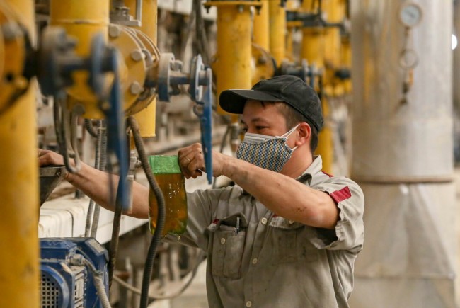 Overtime sole option to make ends meet: Vietnamese workers